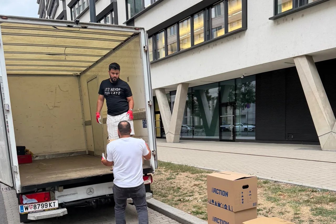 Furniture moving service